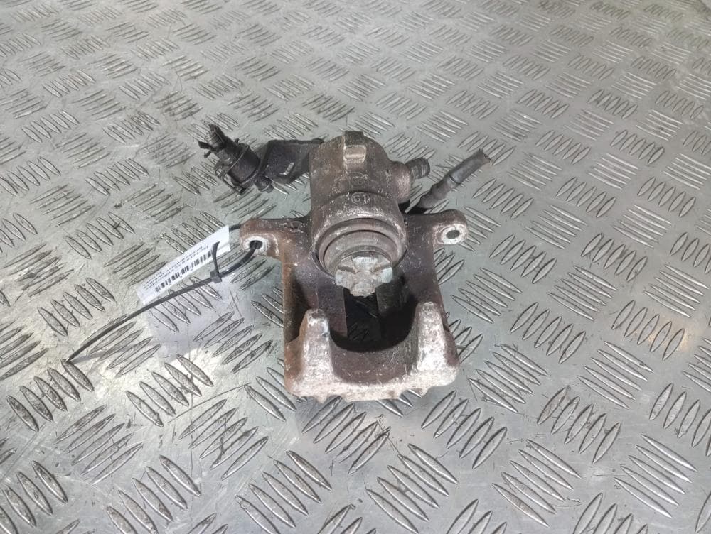 Суппорт задний левый к Volkswagen Golf 4 (97-06)