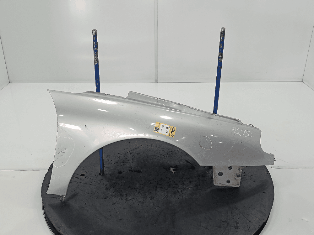 Крыло переднее правое к Renault Laguna 1 Рестайлинг (98-01)