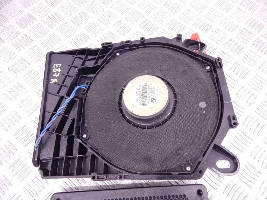 Сабвуфер к BMW 1 E81/E82/E87/E88 (04-07)