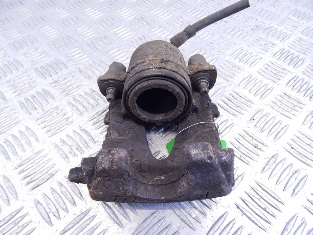 Суппорт передний правый к Volkswagen Fox (03-09)