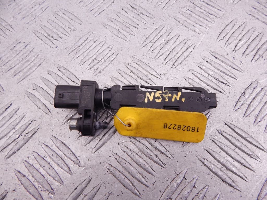 Датчик коленвала к BMW 5 F10/F11/F07 (09-13)