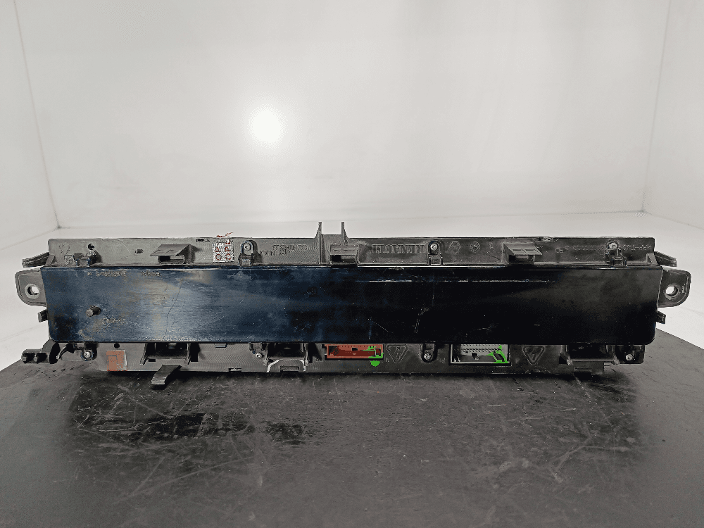 Щиток приборов (приборная панель) к Renault Scenic 2 (03-06)