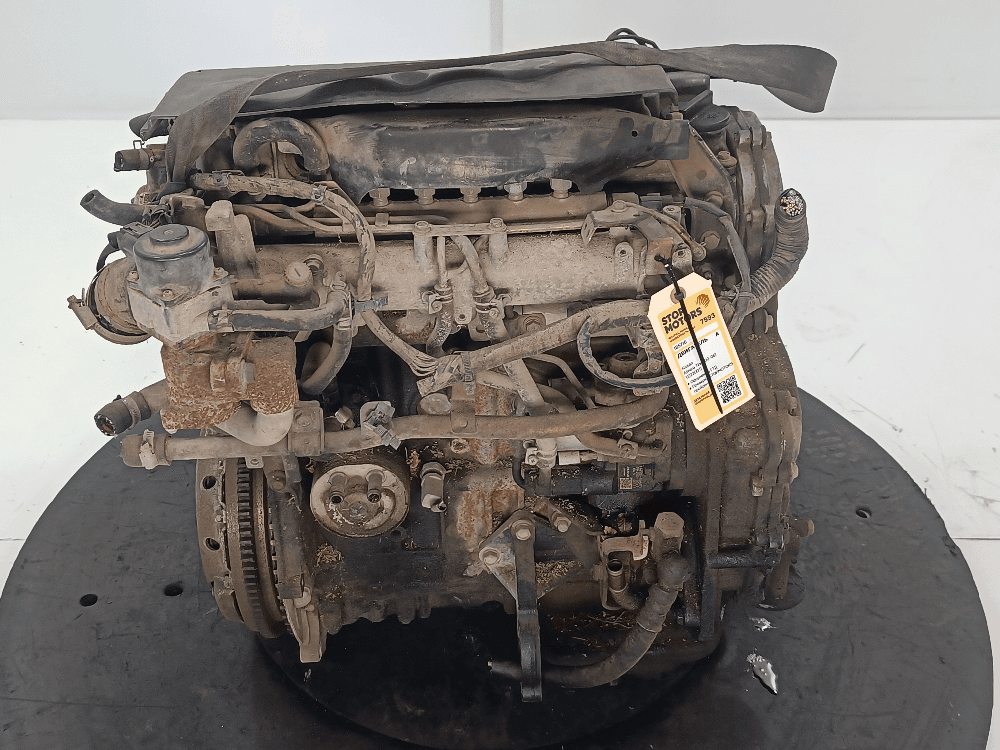 Двигатель к Nissan  Almera Tino (00-06)