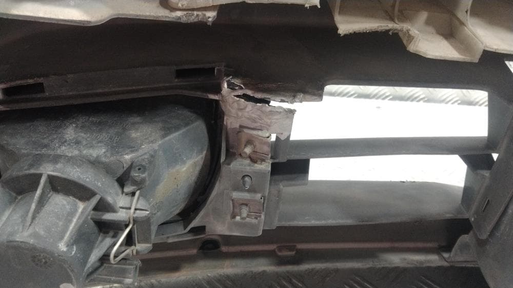 Бампер передний к Renault Scenic 1 (96-99)