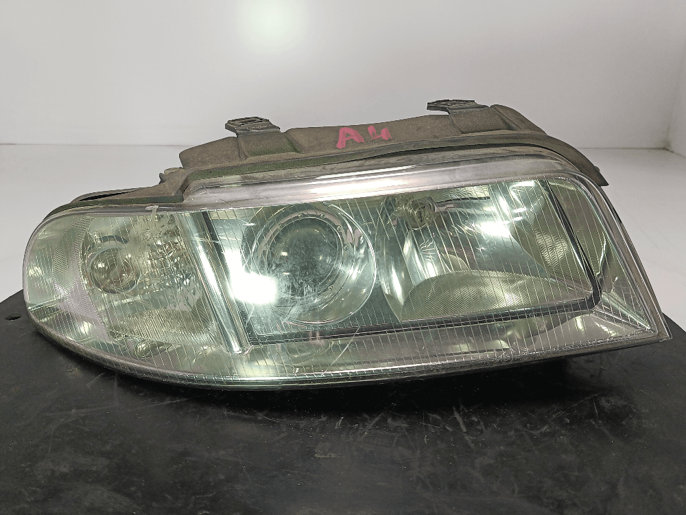 Фара правая к Audi A4 B5 Рестайлинг (99-01)