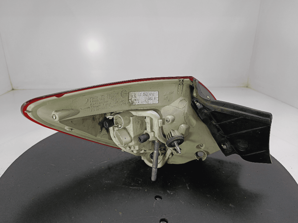 Фонарь задний правый к Opel Astra J (09-12)