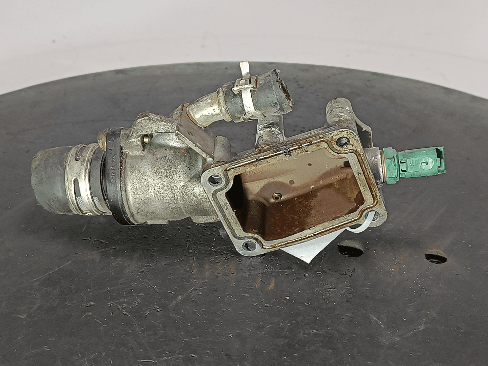 Корпус термостата к Peugeot 307 (01-05)