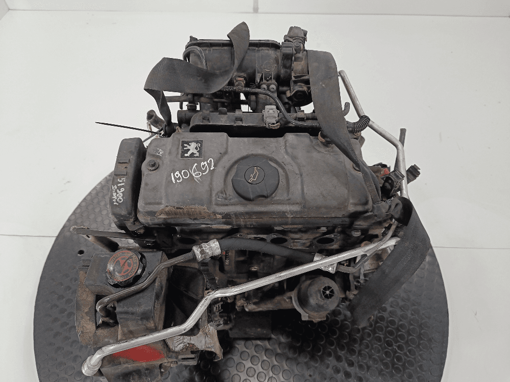 Двигатель к Peugeot 206 1 (98-03)