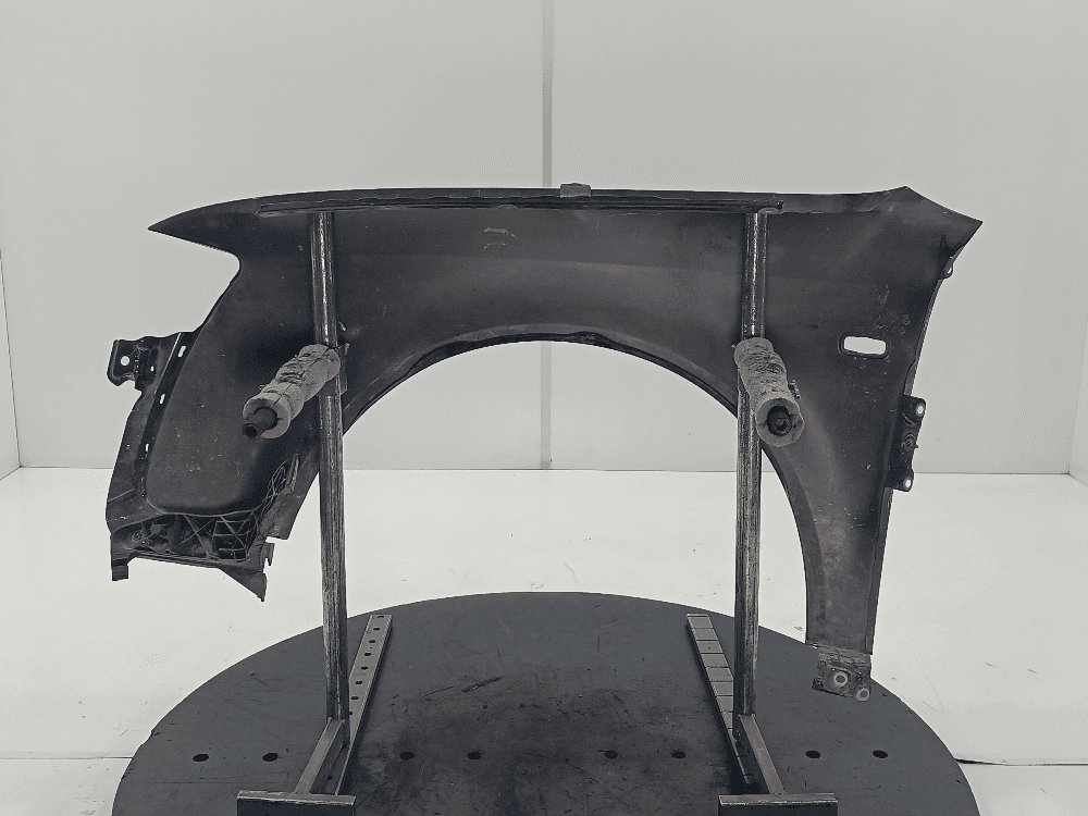 Крыло переднее правое к Audi A4 B6 (01-05)