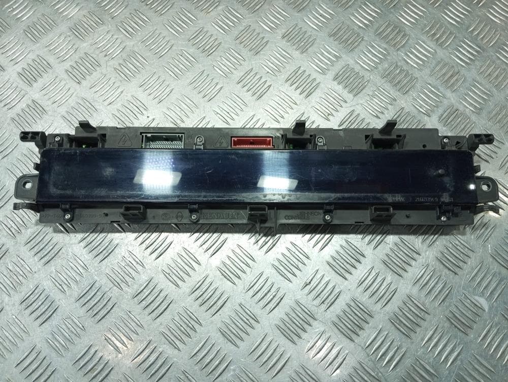 Щиток приборов (приборная панель) к Renault Scenic 2 (03-06)