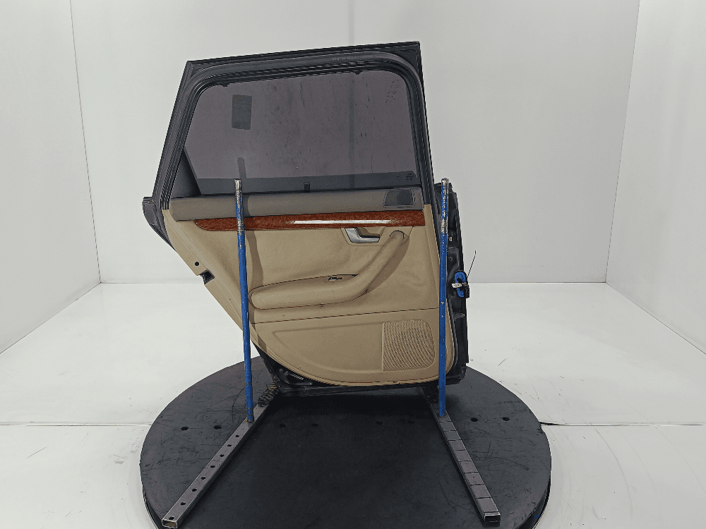 Дверь задняя левая к Audi A4 B6 (01-05)