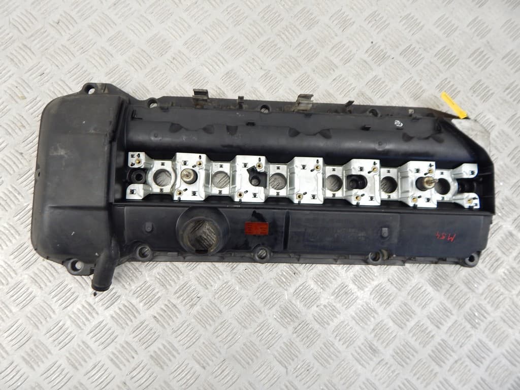 Клапанная крышка к BMW 5 E39 Рестайлинг (00-04)