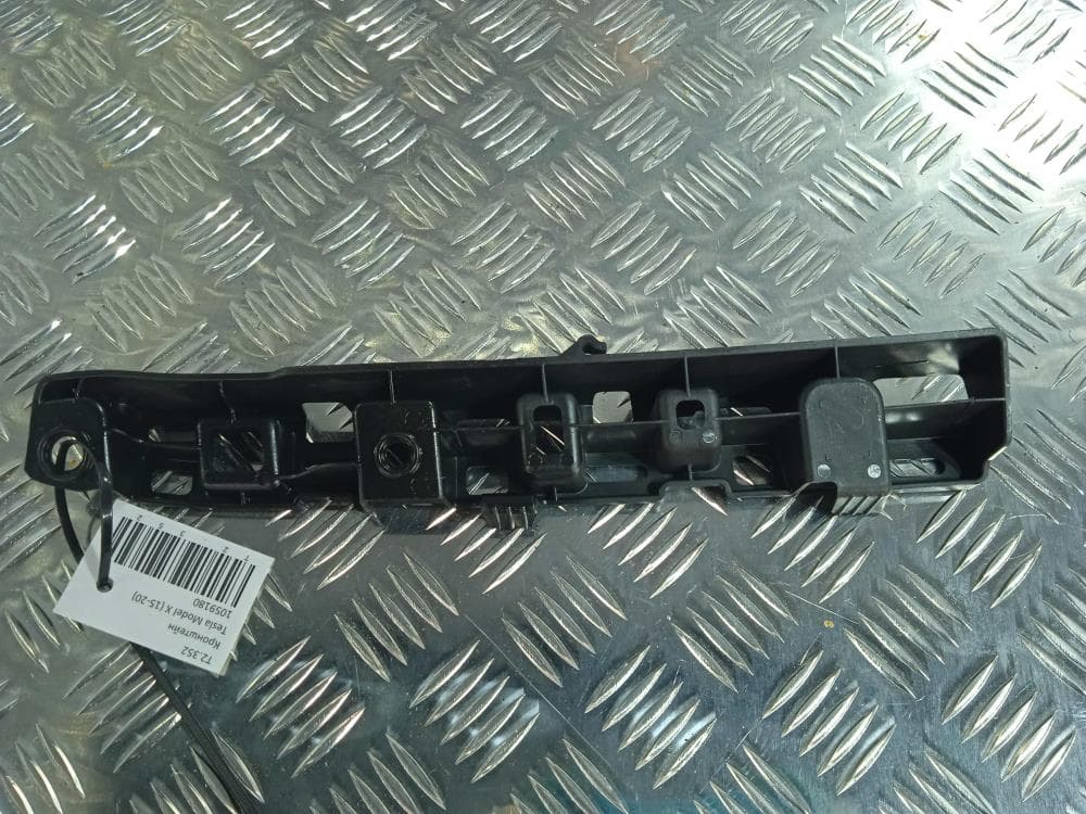 Кронштейн к Tesla Model X (15-21)