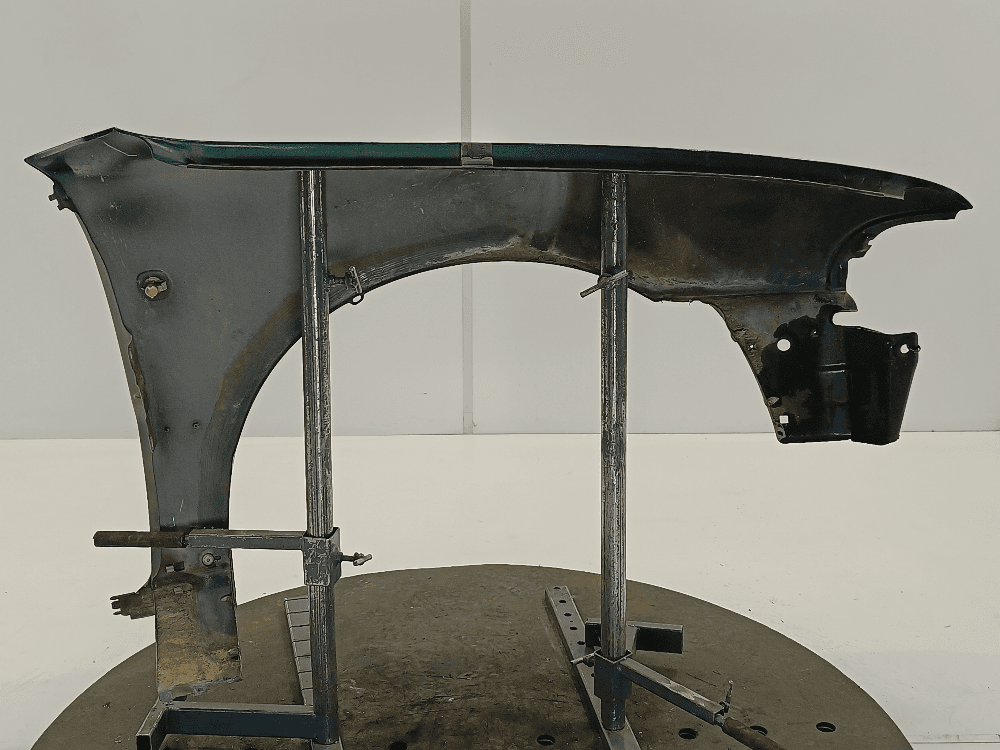 Крыло переднее левое к Audi A4 B5 (94-99)