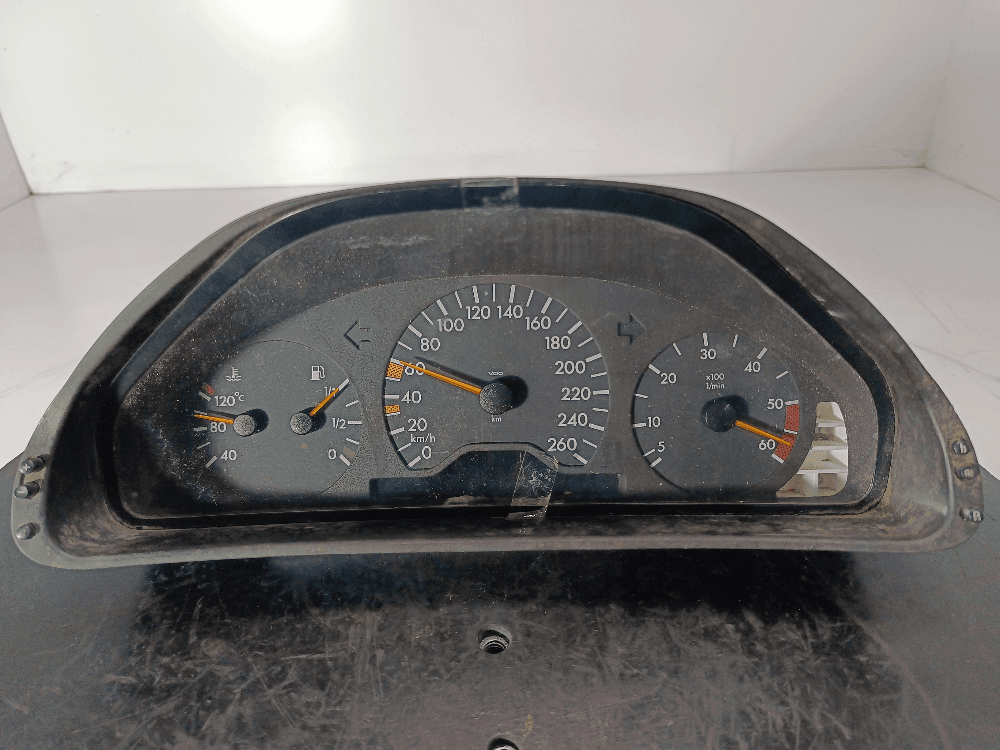 Щиток приборов (приборная панель) к Mercedes E Class W210/S210 (95-99)
