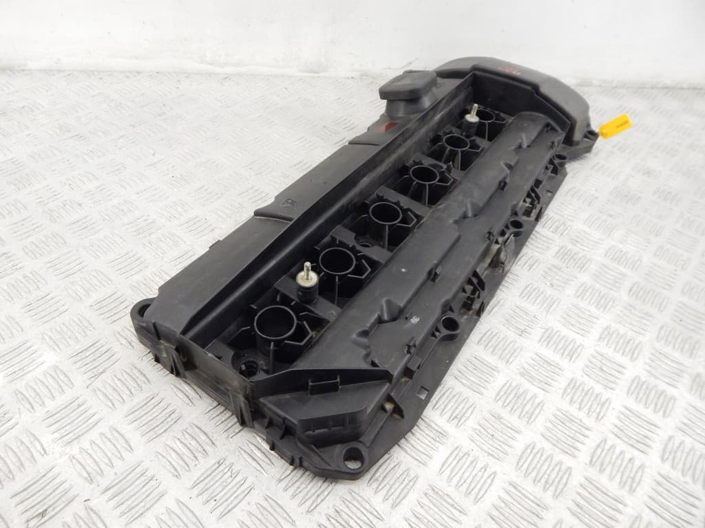 Клапанная крышка к BMW 5 E60/E61 (02-07)