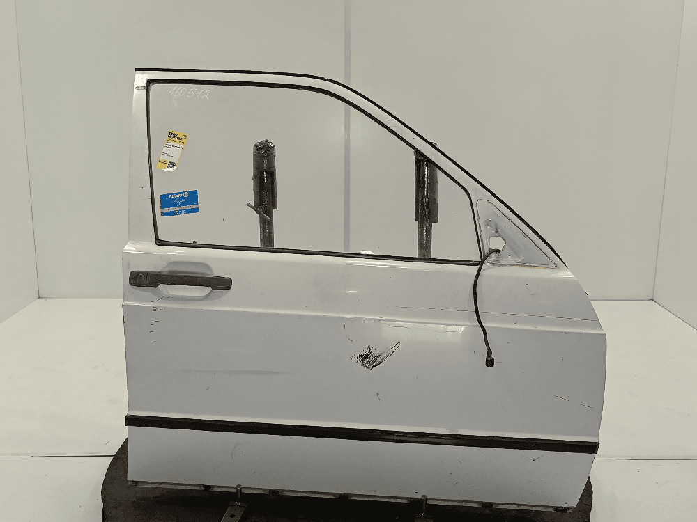 Дверь передняя правая к Mercedes 190 W201 (82-93)