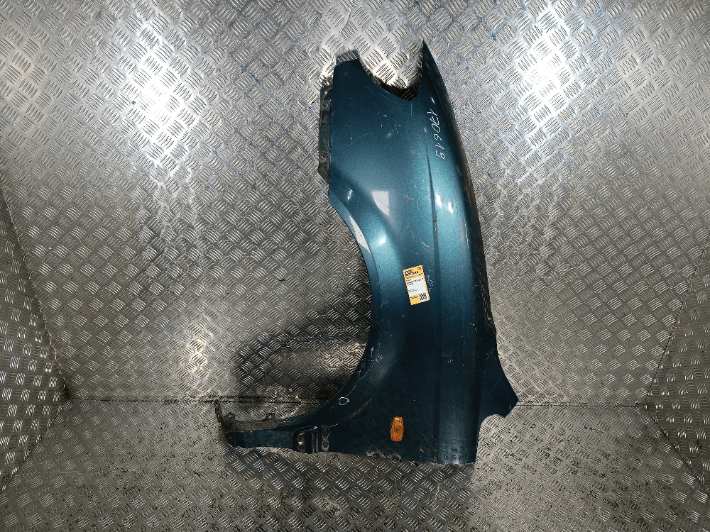 Крыло переднее левое к Hyundai Trajet (00-04)