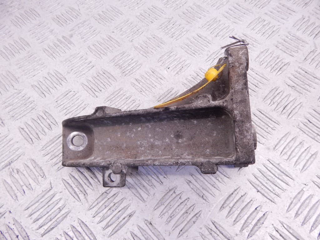 Кронштейн двигателя к BMW 3 E36 (90-00)