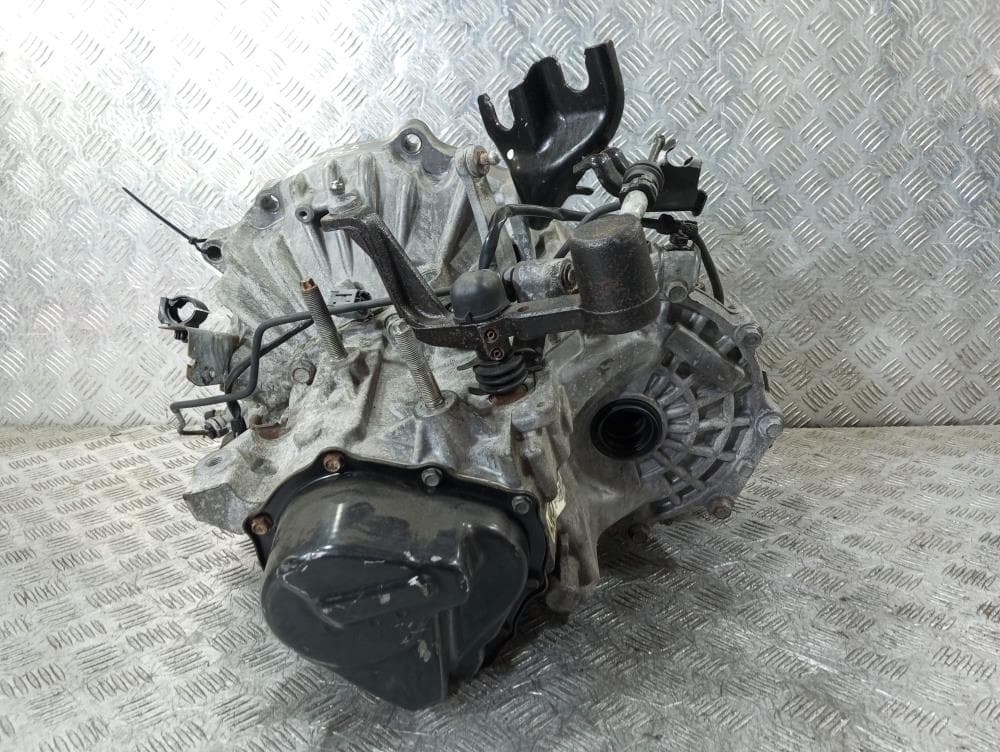 КПП механическая (МКПП) к Mazda 6 1 (02-05)