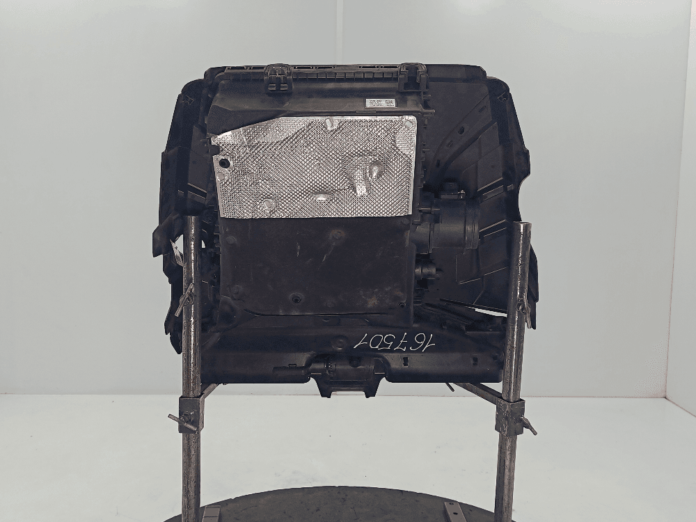 Декоративная крышка двигателя к Volkswagen Touareg 3 (18-24)