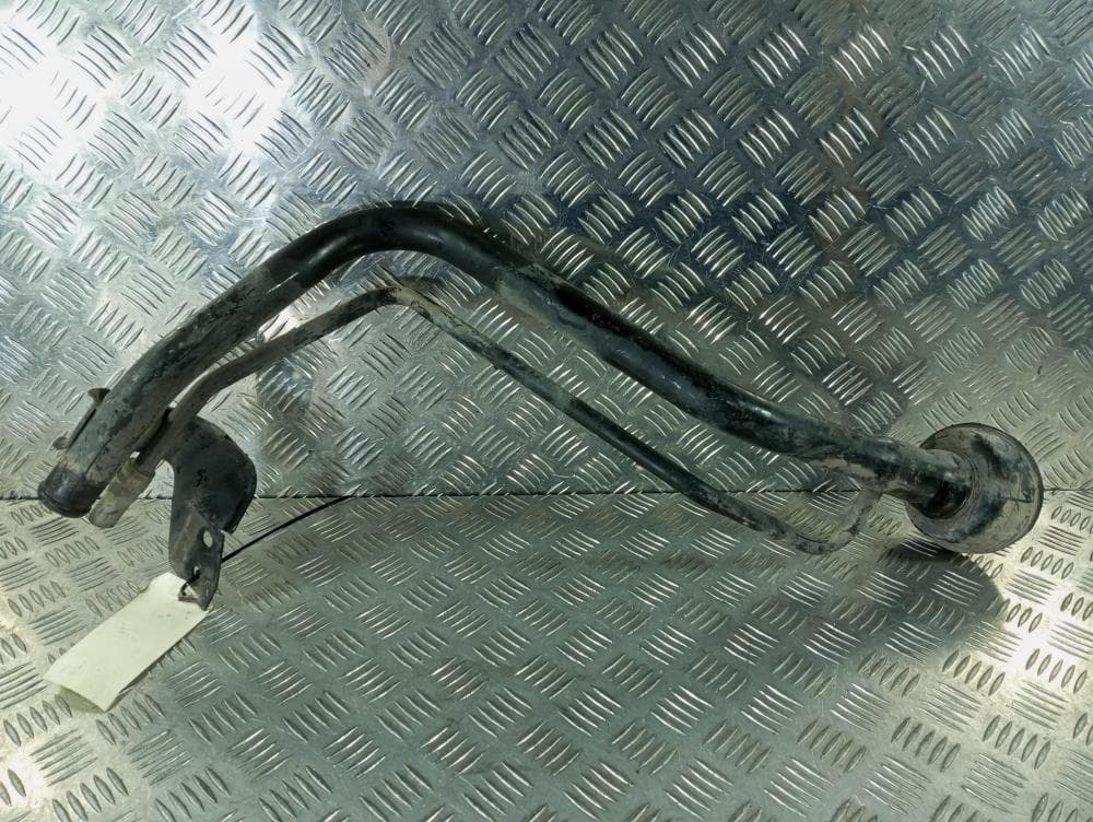 Горловина топливного бака к Nissan  Almera Tino (00-06)
