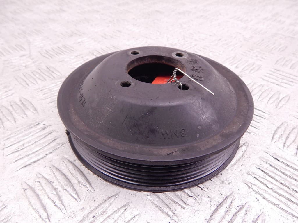 Шкив помпы к BMW 5 E39 (95-00)