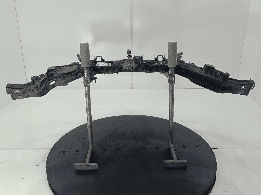 Передняя панель крепления облицовки (телевизор) к Ford C-Max 1 (03-07)