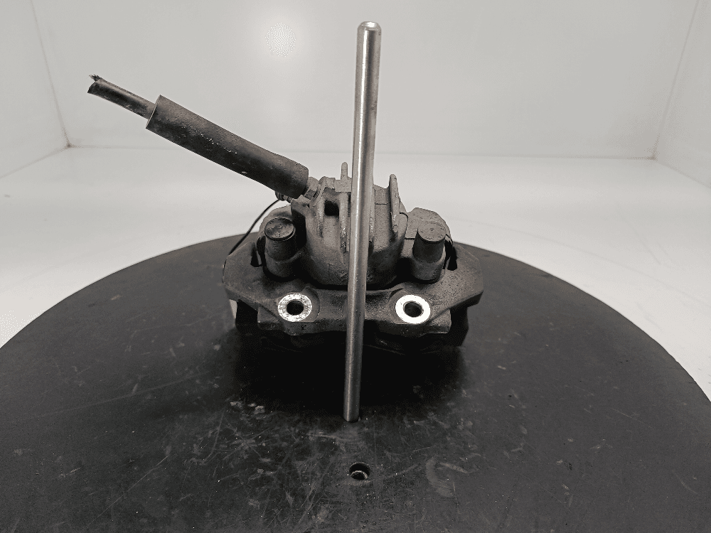 Суппорт передний левый к Citroen C4 2 (10-16)