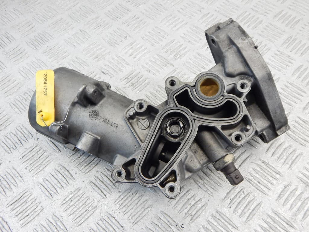 Корпус масляного фильтра к BMW 7 E65/E66 (01-05)