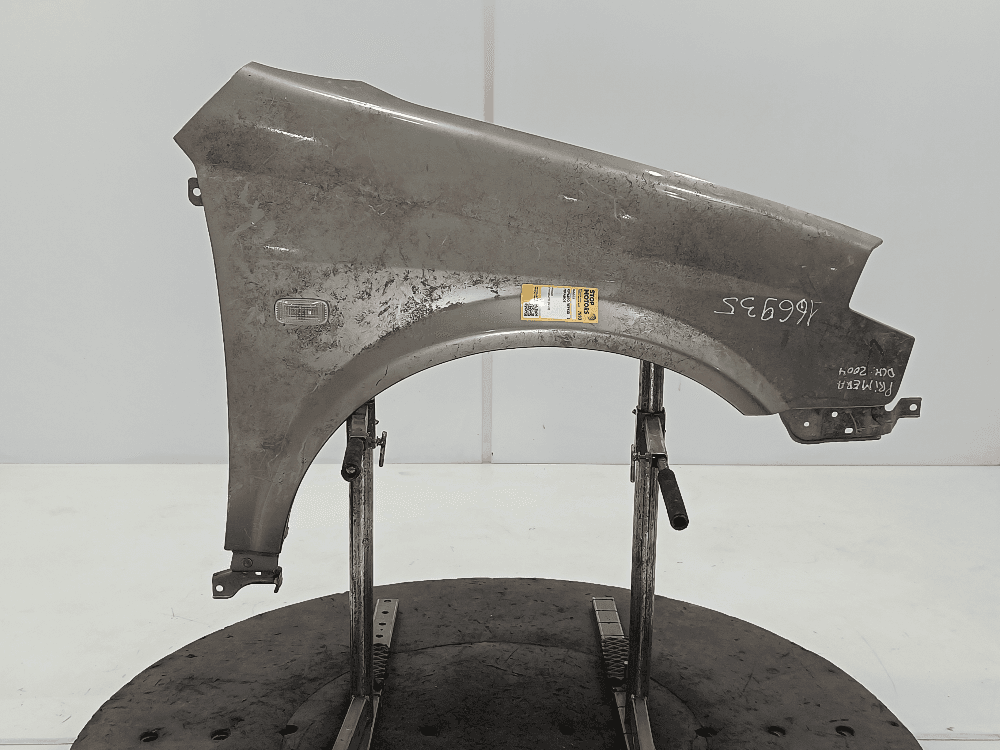 Крыло переднее правое к Nissan  Primera P12 (02-08)