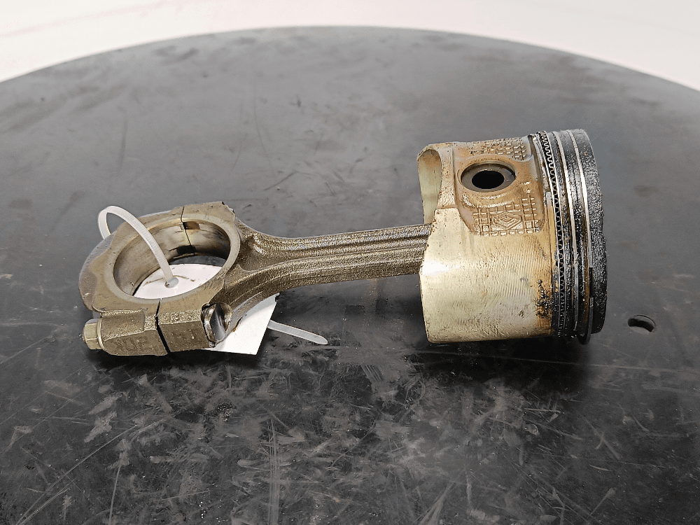 Поршень к Renault Clio 2 Рестайлинг (01-03)