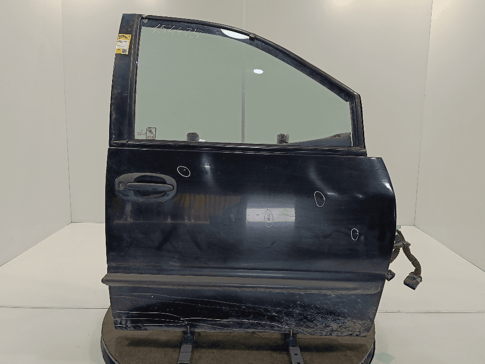 Дверь передняя правая к Chrysler Voyager 3 (95-01)