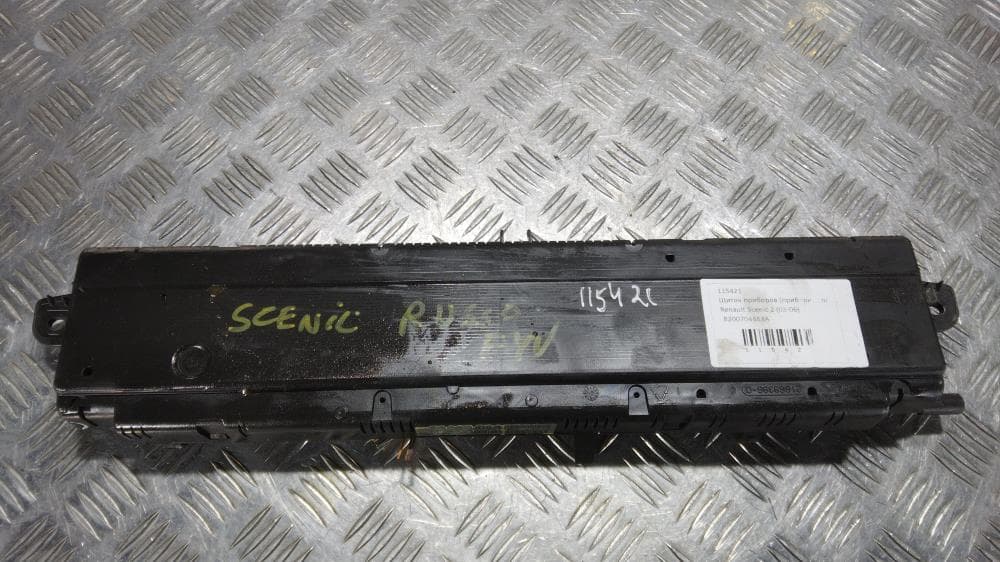 Щиток приборов (приборная панель) к Renault Scenic 2 (03-06)
