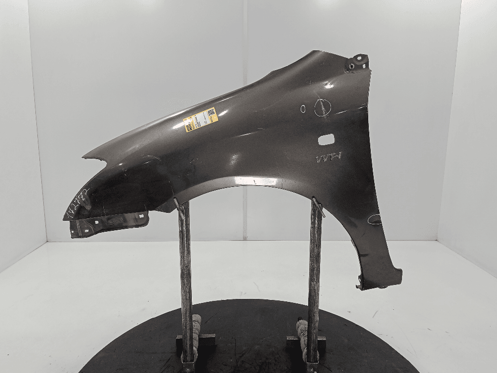 Крыло переднее левое к Toyota Corolla E120/E130 (02-04)