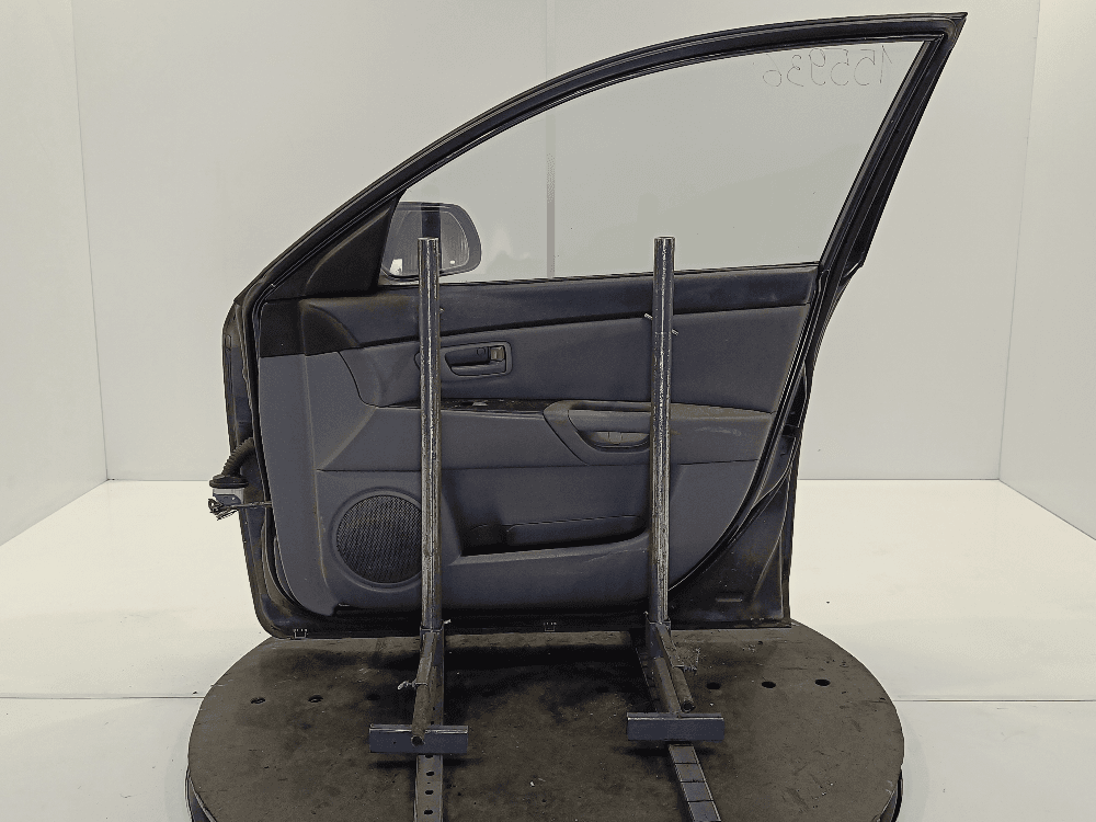 Дверь передняя правая к Mazda 3 BK (03-06)