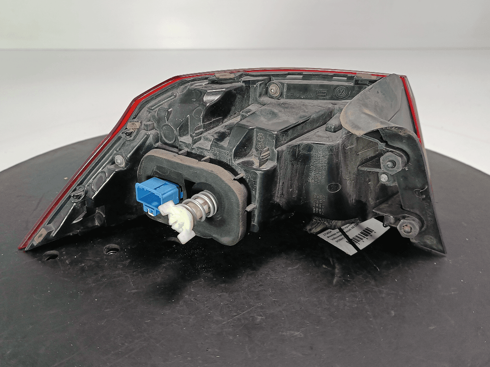 Фонарь задний правый к Volkswagen Passat B8 (14-19)