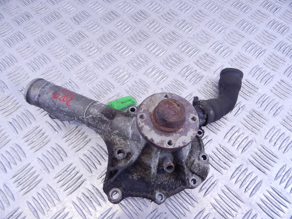 Помпа к Mercedes C Class W202/S202 (93-97)