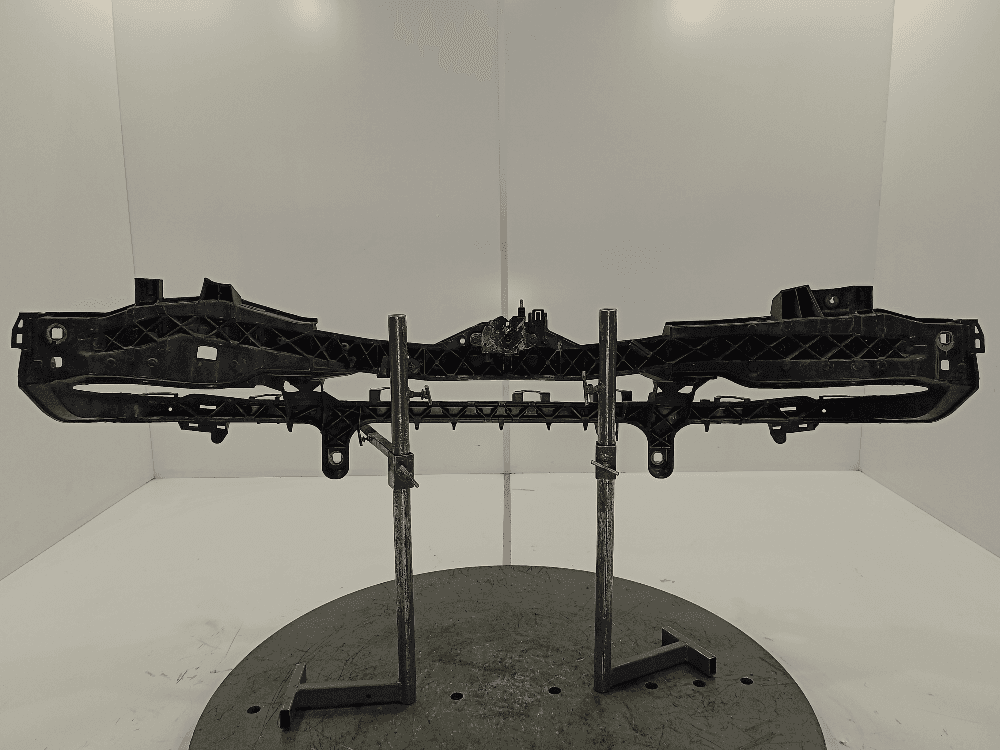 Передняя панель крепления облицовки (телевизор) к Ford C-Max 1 (03-07)