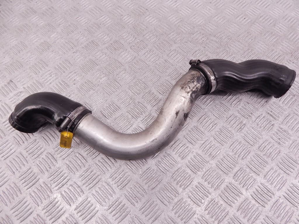 Патрубок интеркулера к BMW 5 E39 (95-00)