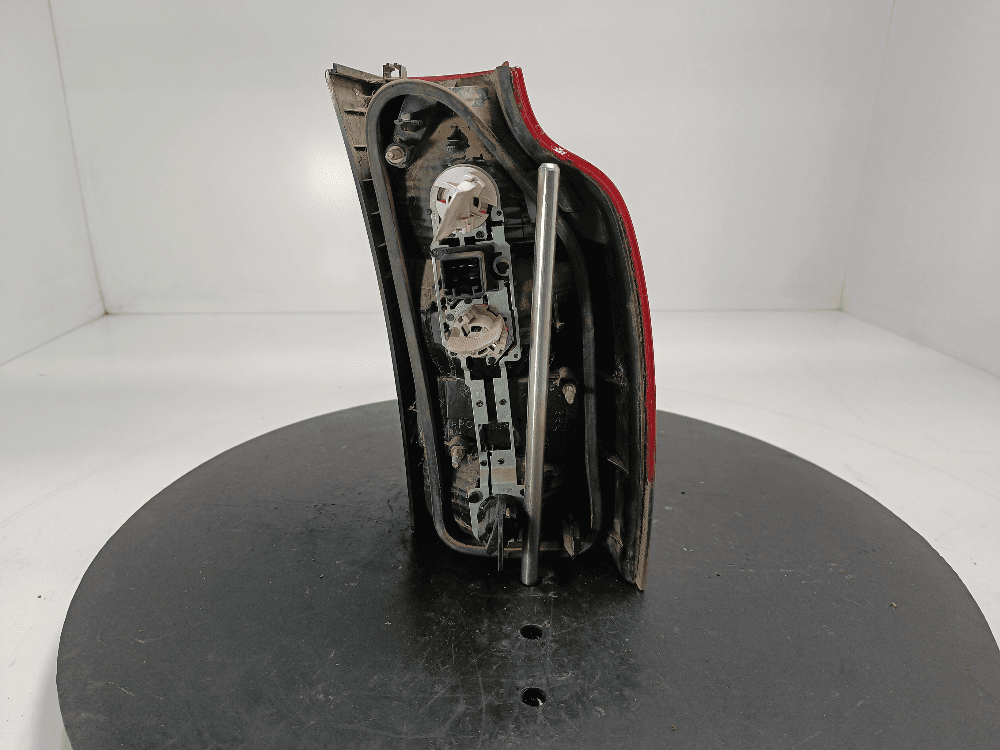 Фонарь задний левый к Volvo V70 2 (00-05)