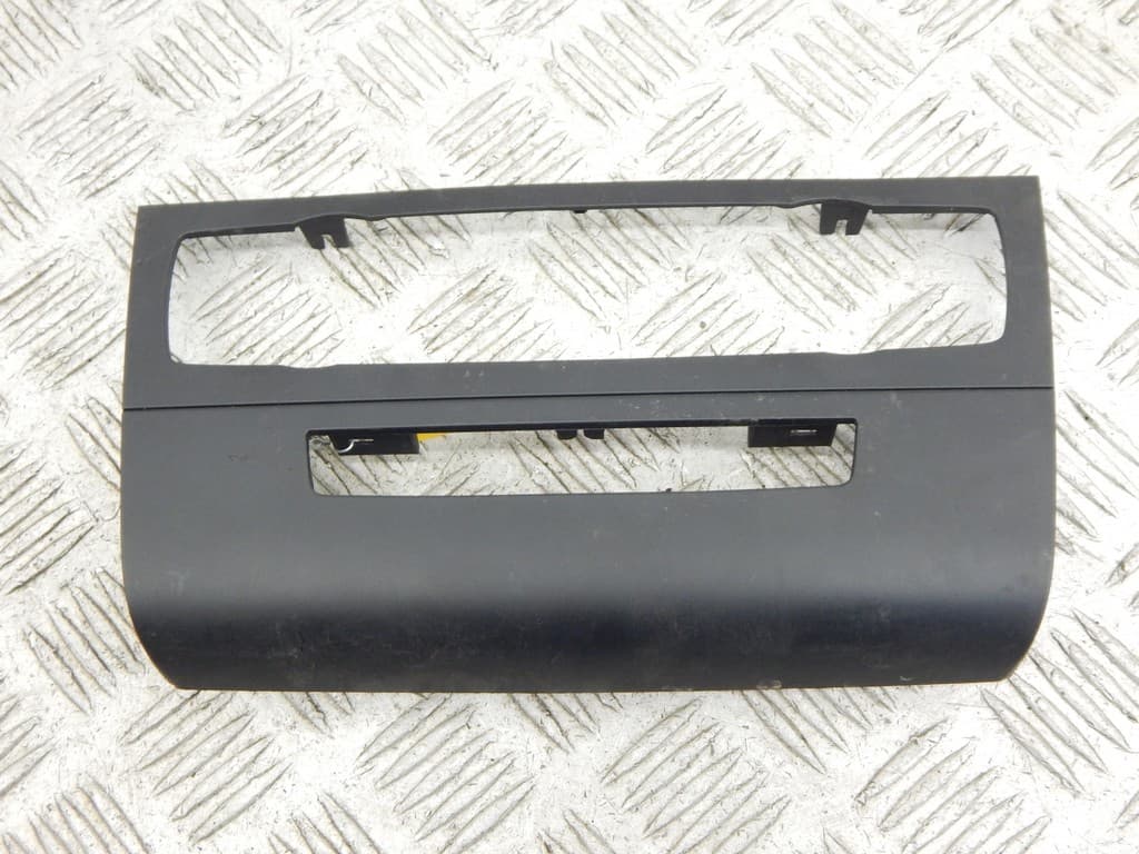 Рамка под магнитолу к BMW 1 E81/E82/E87/E88 Рестайлинг (07-11)