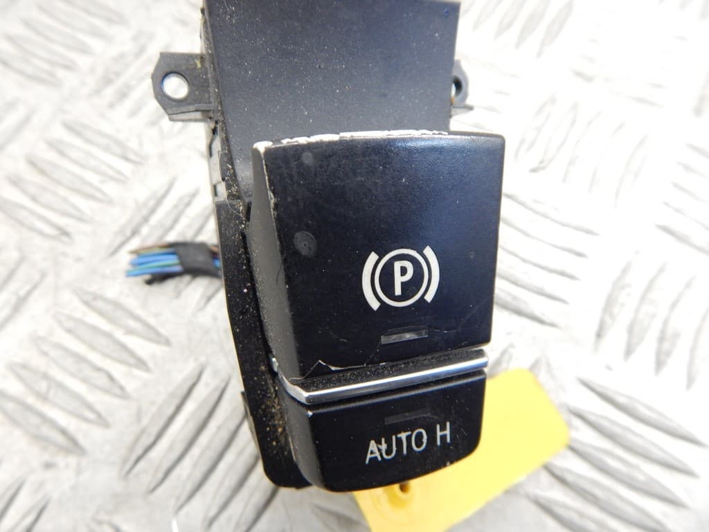 Кнопка ручного тормоза (ручника) к BMW 7 F01/F02 (08-12)