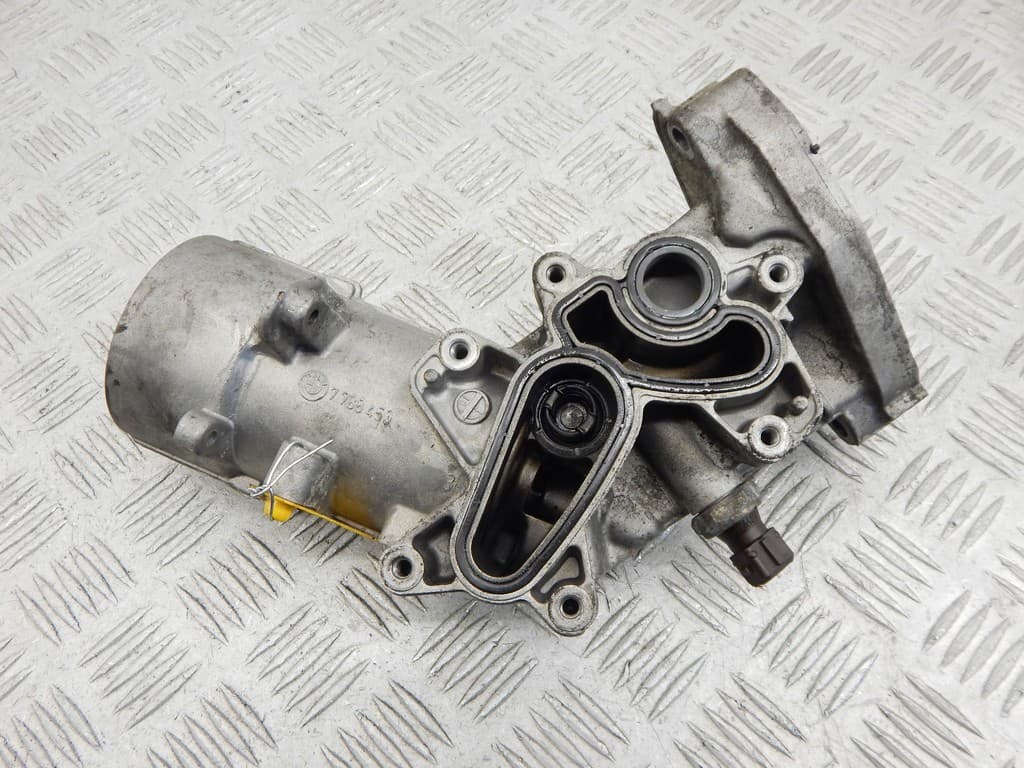 Корпус масляного фильтра к BMW 7 E65/E66 (01-05)