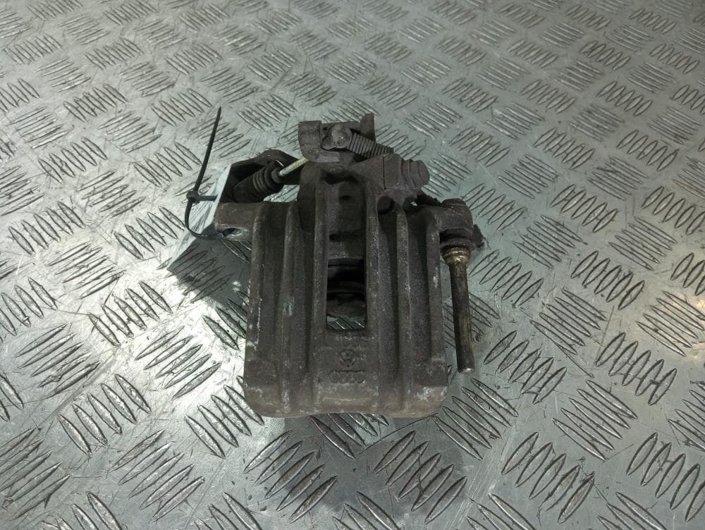 Суппорт задний правый к Volkswagen Golf 4 (97-06)