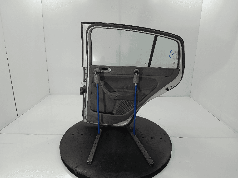 Дверь задняя правая к Volkswagen Golf Plus (05-09)