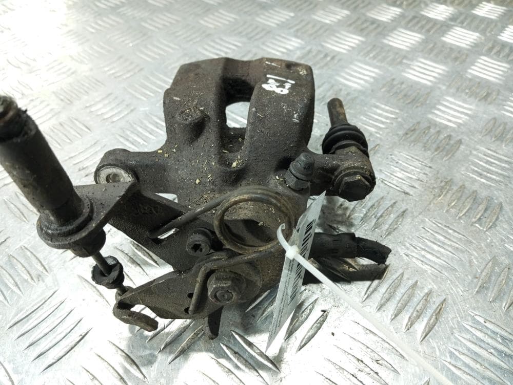 Суппорт задний правый к Alfa Romeo 147 (00-04)