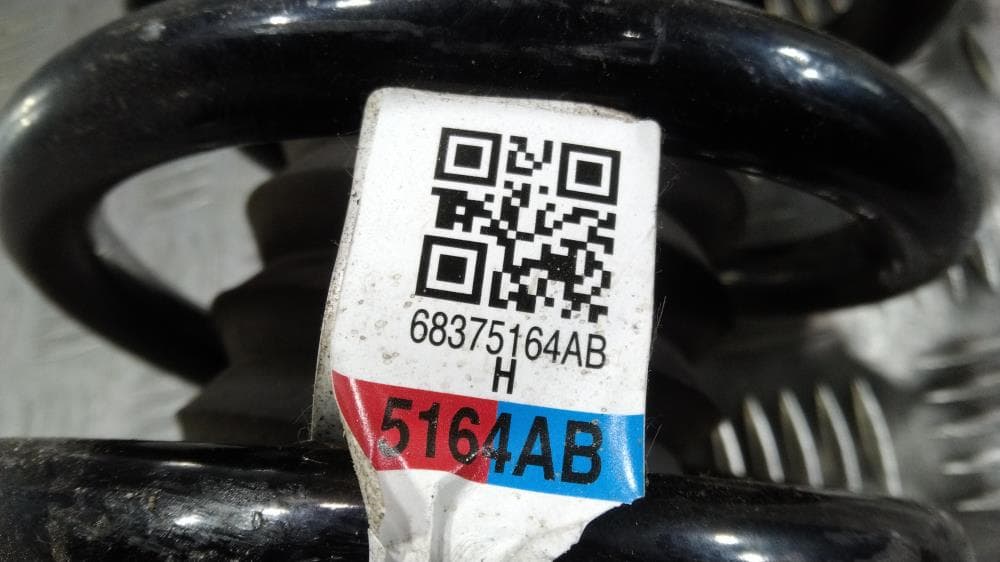 Стойка передняя левая к Jeep Grand Cherokee WL (21-24)