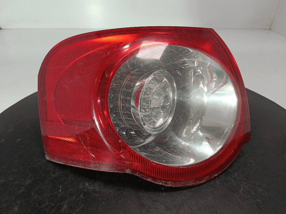 Фонарь задний левый к Volkswagen Passat B6 (05-10)