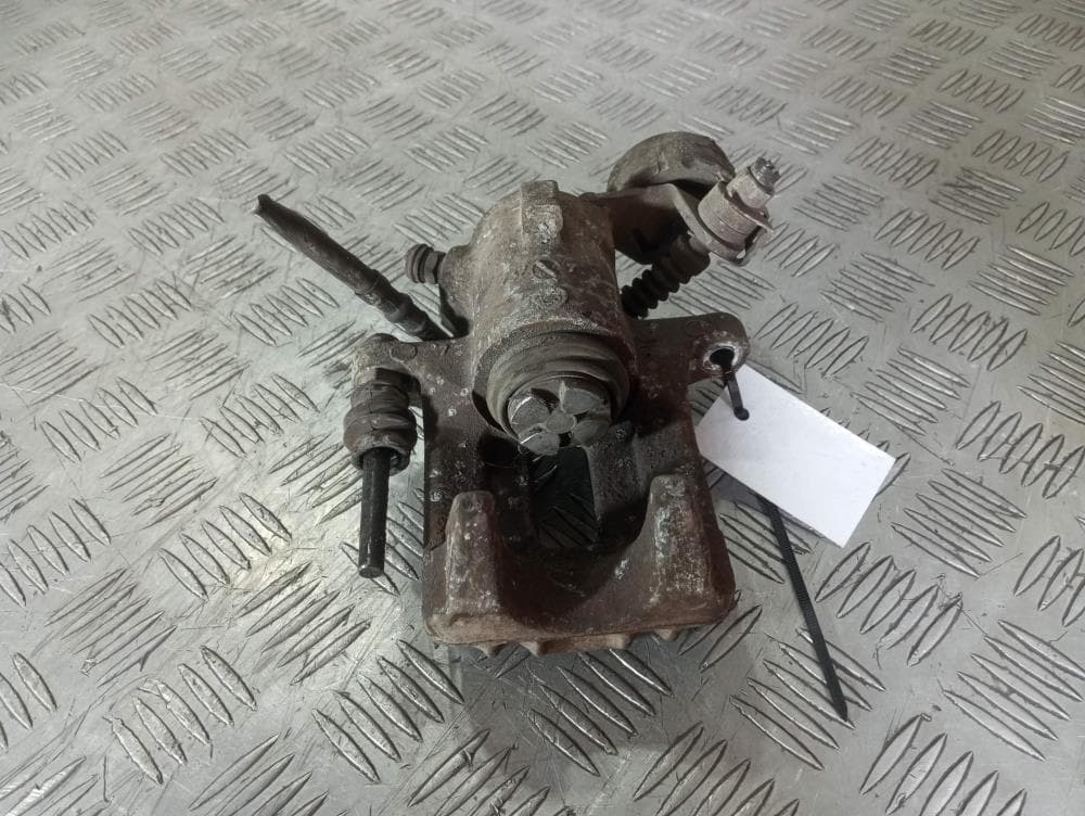 Суппорт задний правый к Volkswagen Golf 4 (97-06)